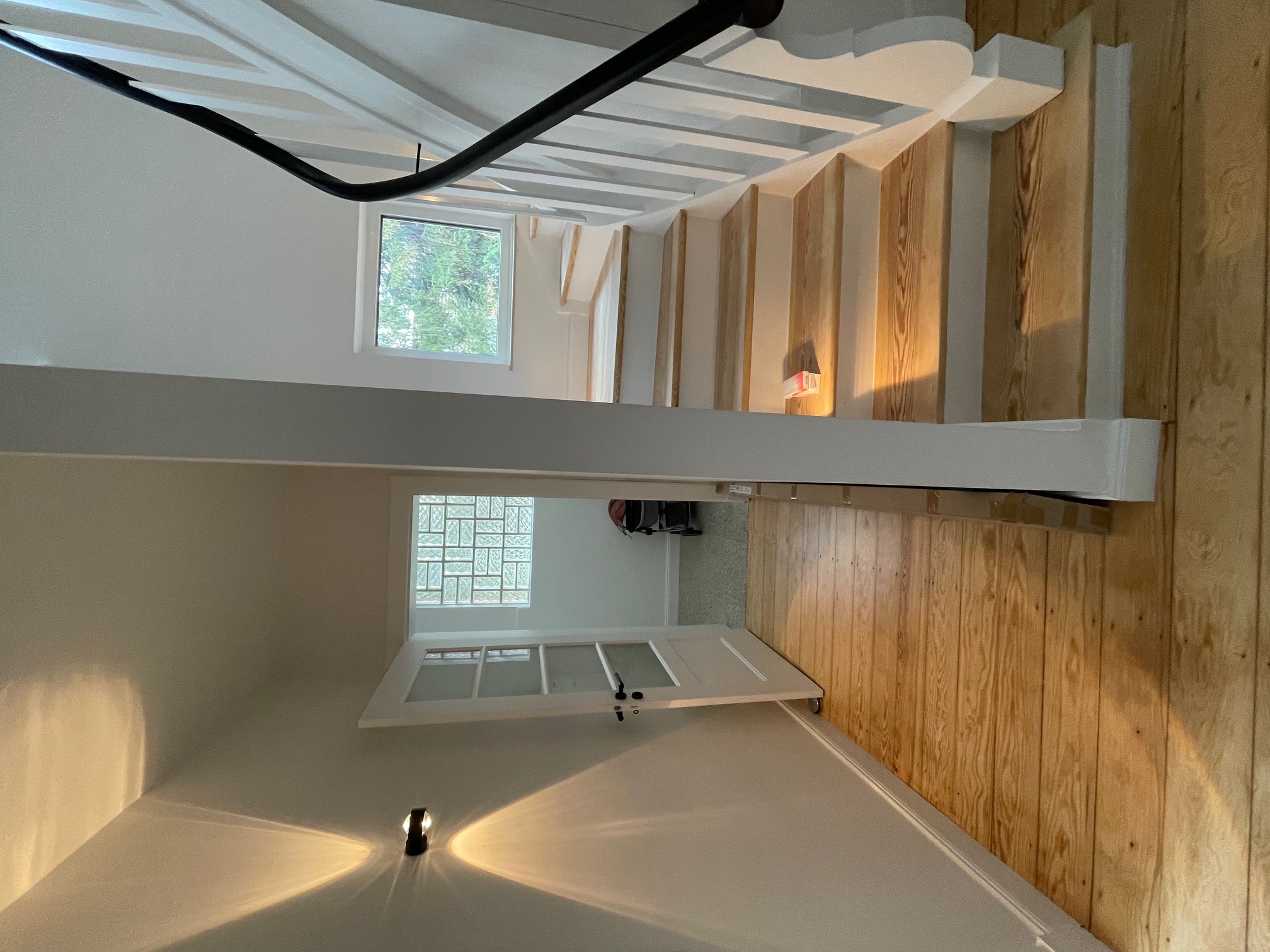Das neue, freundliche Entrée und die überarbeitete Treppe